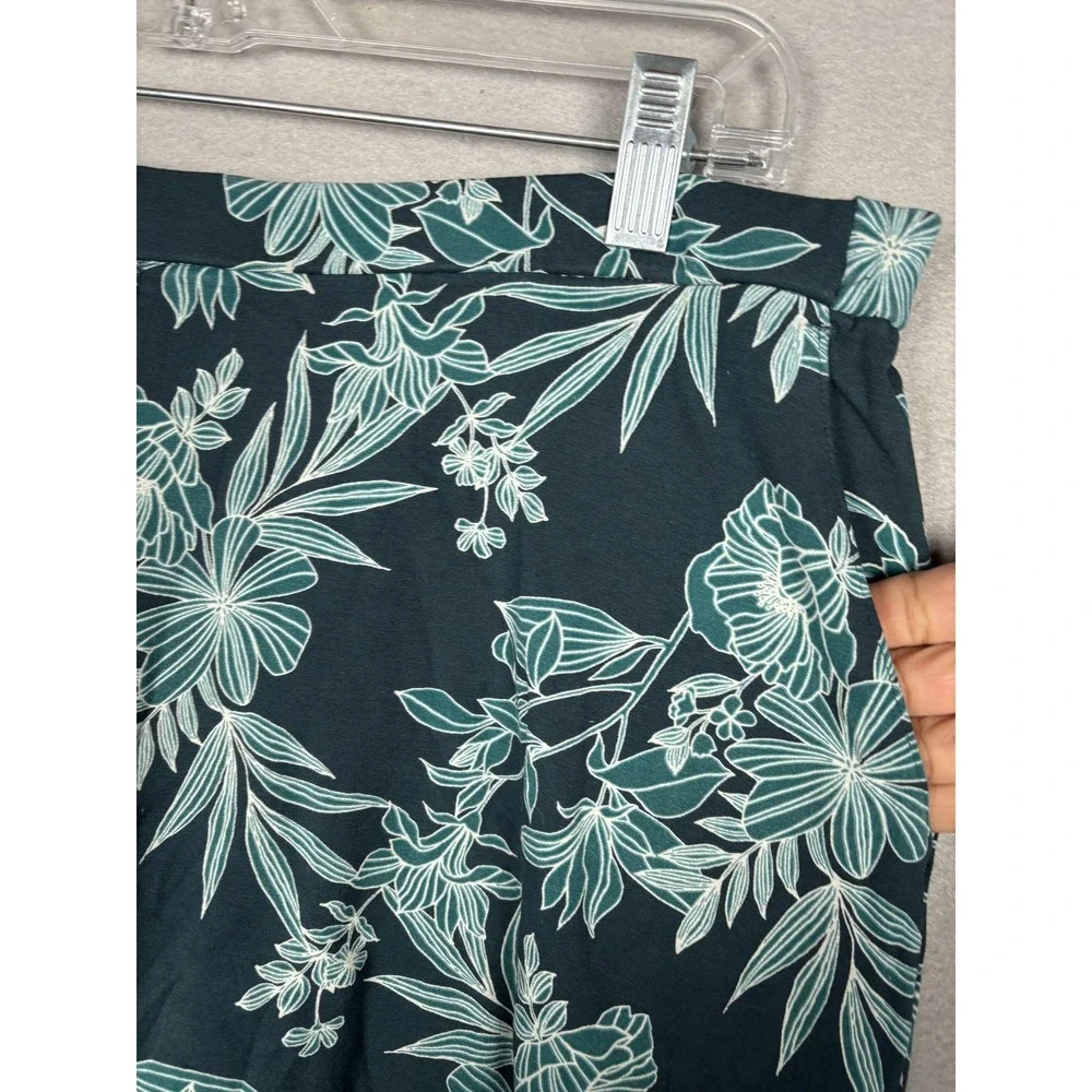 J Jill Wearever Shorts Womens Large Teal Floral Pull On Wide Leg Rayon Print